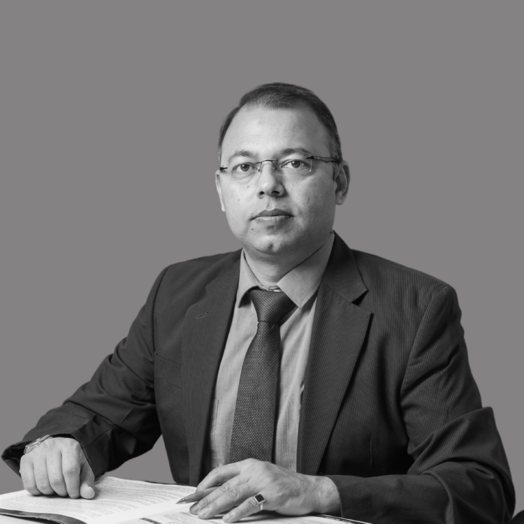 Dr. Vineet Gautam